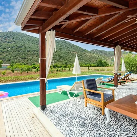 Fethiye Kayakoey'De Oezel Havuzlu 10 Kisilik Villa Nazen Villa
