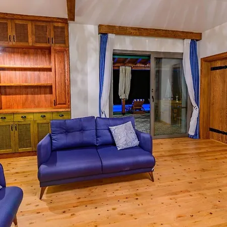 Fethiye Kayakoey'De Oezel Havuzlu 10 Kisilik Villa Nazen Villa