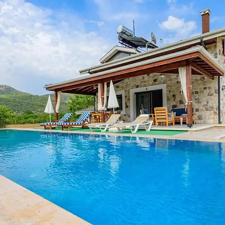 Fethiye Kayakoey'De Oezel Havuzlu 10 Kisilik Villa Nazen Villa *