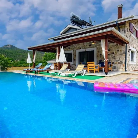 Fethiye Kayakoey'De Oezel Havuzlu 10 Kisilik Villa Nazen Villa Fethiye