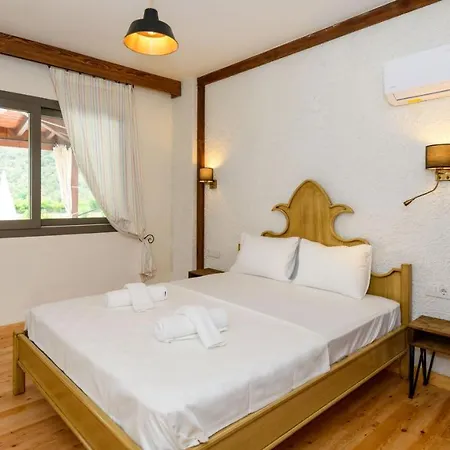 Villa Fethiye Kayakoey'De Oezel Havuzlu 10 Kisilik Villa Nazen Fethiye