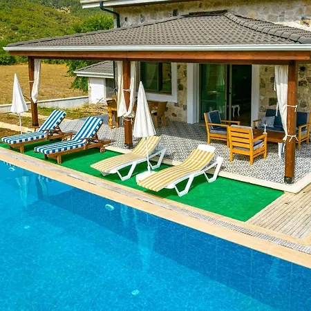 Fethiye Kayakoey'De Oezel Havuzlu 10 Kisilik Villa Nazen * Fethiye