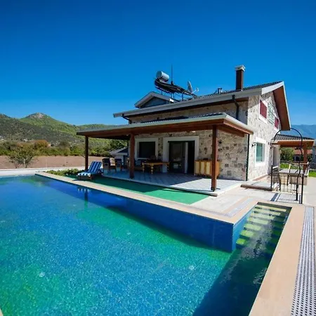 Villa Fethiye Kayakoey'De Oezel Havuzlu 10 Kisilik Villa Nazen *