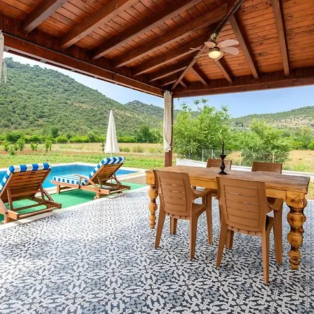 Fethiye Kayakoey'De Oezel Havuzlu 10 Kisilik Villa Nazen Villa *