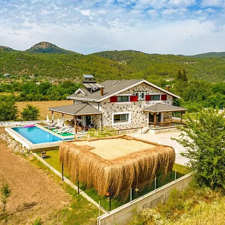 Fethiye Kayakoey'De Oezel Havuzlu 10 Kisilik Villa Nazen Villa *