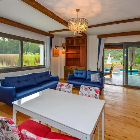 Fethiye Kayakoey'De Oezel Havuzlu 10 Kisilik Villa Nazen * 페티예