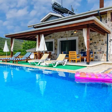 Fethiye Kayakoey'De Oezel Havuzlu 10 Kisilik Villa Nazen *
