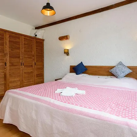 Fethiye Kayakoey'De Oezel Havuzlu 10 Kisilik Villa Nazen Fethiye