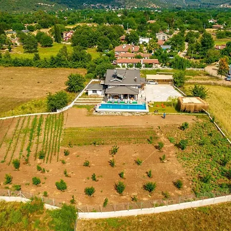Fethiye Kayakoey'De Oezel Havuzlu 10 Kisilik Villa Nazen Villa