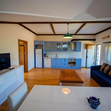 Fethiye Kayakoey'De Oezel Havuzlu 10 Kisilik Villa Nazen Fethiye