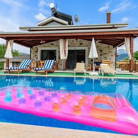 Fethiye Kayakoey'De Oezel Havuzlu 10 Kisilik Villa Nazen * Fethiye