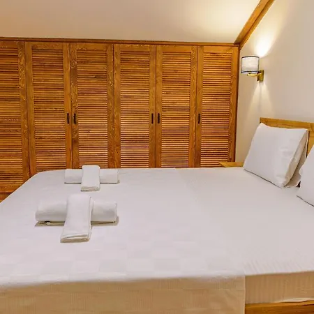 Villa Fethiye Kayakoey'De Oezel Havuzlu 10 Kisilik Villa Nazen Fethiye